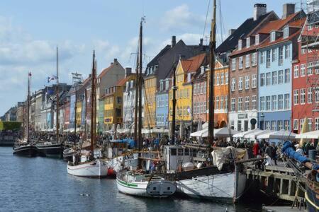 2 Bedroom Flat In Heart Of Vesterbro Copenhagen Exterior photo