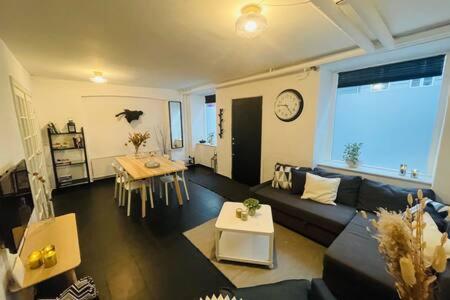 2 Bedroom Flat In Heart Of Vesterbro Copenhagen Exterior photo