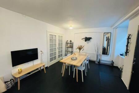 2 Bedroom Flat In Heart Of Vesterbro Copenhagen Exterior photo