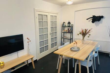 2 Bedroom Flat In Heart Of Vesterbro Copenhagen Exterior photo