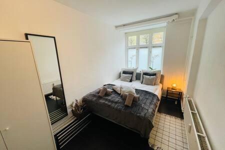 2 Bedroom Flat In Heart Of Vesterbro Copenhagen Exterior photo