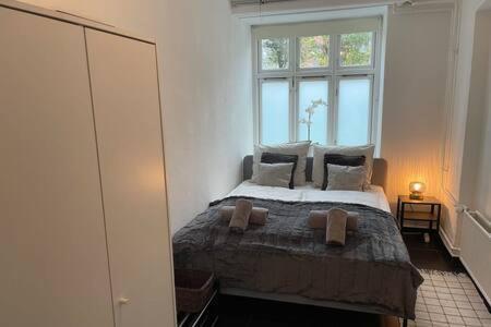 2 Bedroom Flat In Heart Of Vesterbro Copenhagen Exterior photo